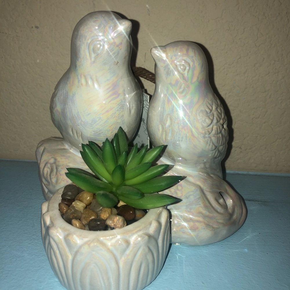 Bird decor with fake plant vanilla scent